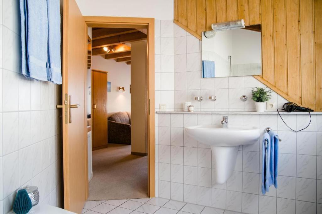 Gaestehaus St. Martin Sipplingen Exterior foto